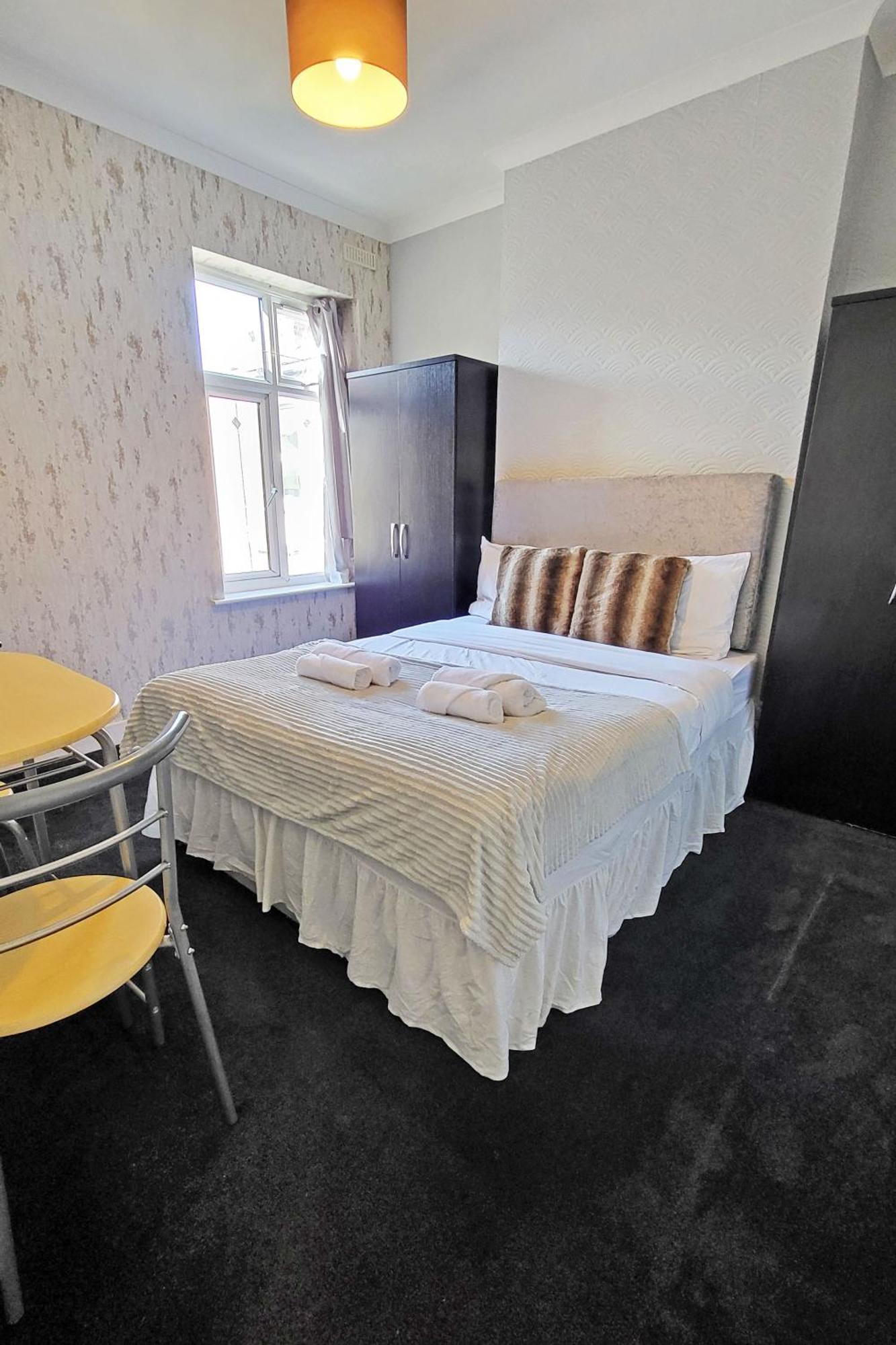 Spacious Room Londres Extérieur photo